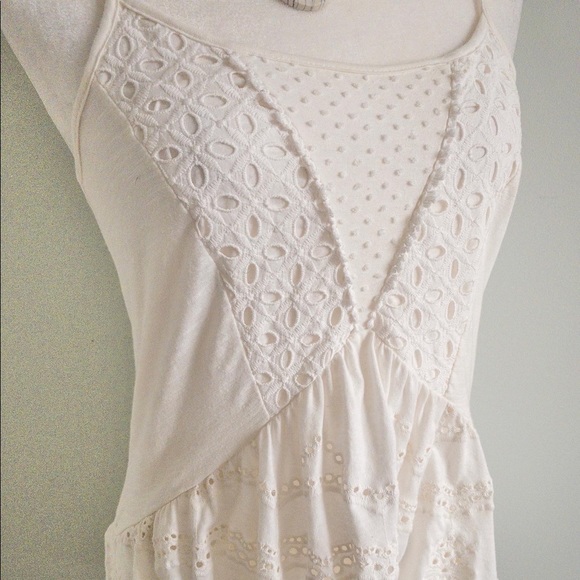Gorgeous Dainty Eyelet Tank - Picture 3 of 6